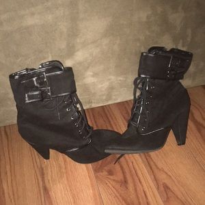 Heeled boots